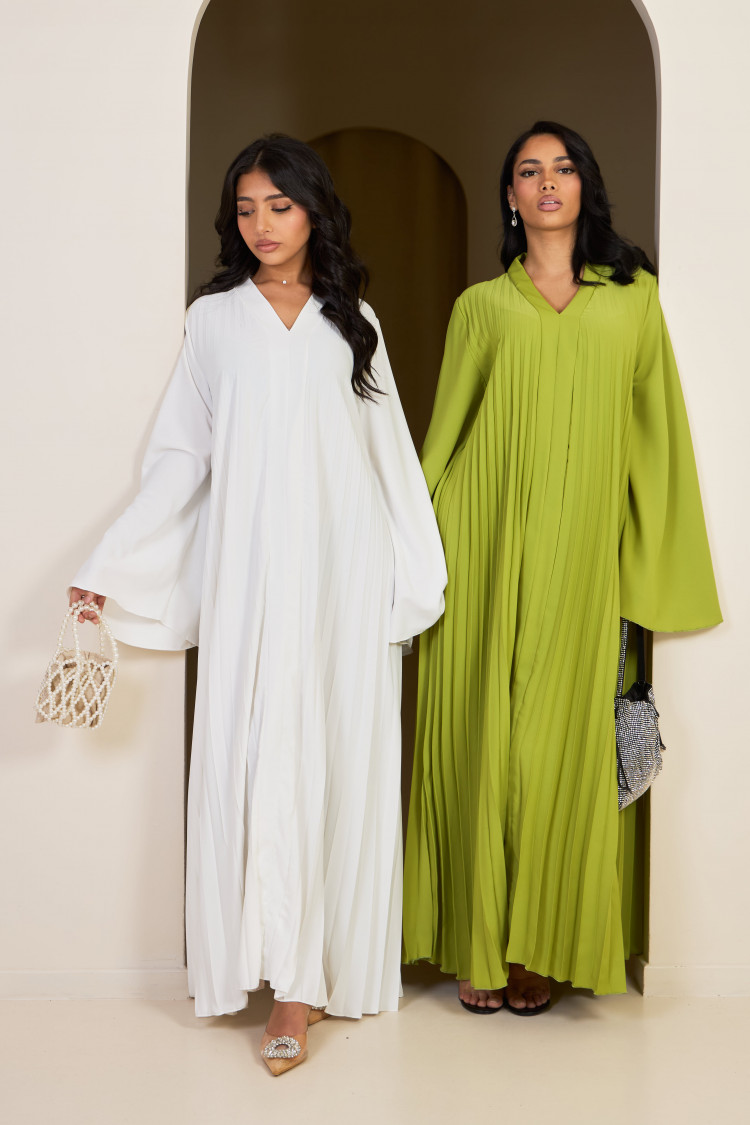 Pleated abaya